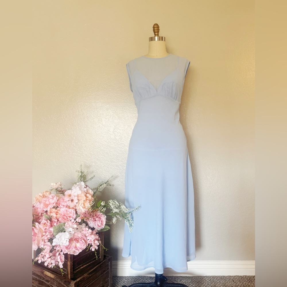 Elegant Light Blue Dress – Flattering Fit, Never Worn